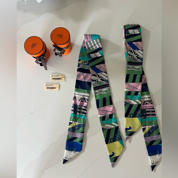 Hermès Set of 2: Silk Twilly Twill Scarf Astrologie Nouvelle Rose Ivoire Vert - Picture 4 of 6